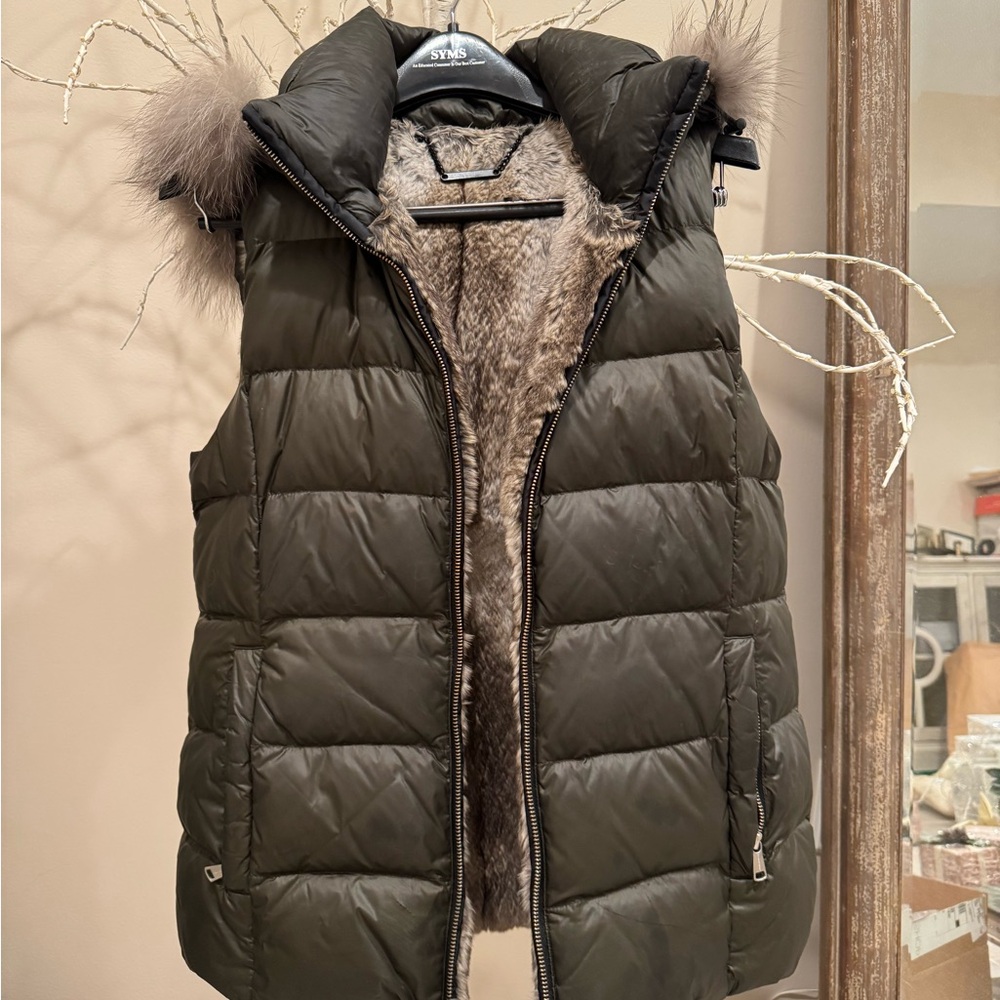 Andrew Marc Stylish Puffer Vest with Fur Trim